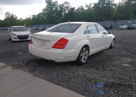 2010 Mercedes-Benz S 550 4Matic z USA, uszkodzony, nr VIN WDDNG8GB2AA355180